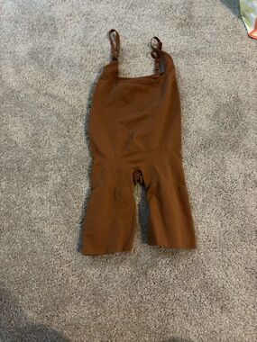 SKIMS Copper-Brown Scoop Neck Bodysuit